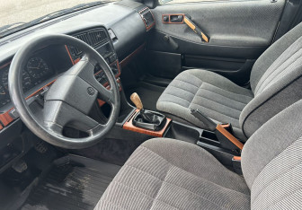 Подержанный автомобиль Volkswagen Passat Sedan 1989 года (10 фото)