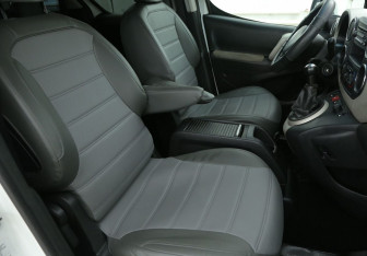 Подержанный автомобиль Citroen Berlingo 2013 года (10 фото)