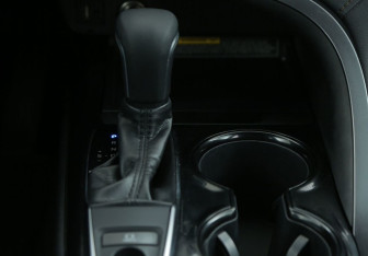 Подержанный автомобиль Toyota Camry Sedan 2018 года (15 фото)