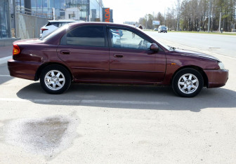 Подержанный автомобиль Kia Spectra Sedan 2007 года (7 фото)