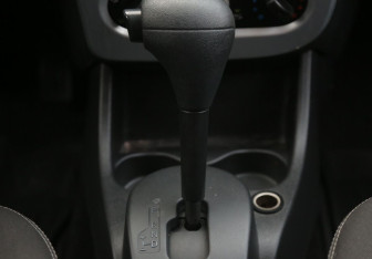 Подержанный автомобиль Renault Sandero 2011 года (15 фото)