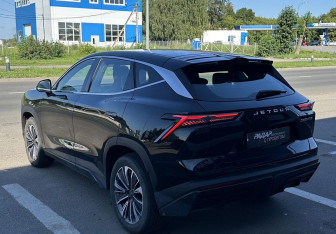 Подержанный автомобиль Jetour Dashing 2024 года (9 фото)