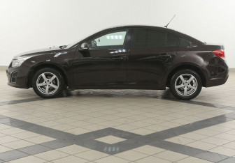 Подержанный автомобиль Chevrolet Cruze Sedan 2015 года (7 фото)
