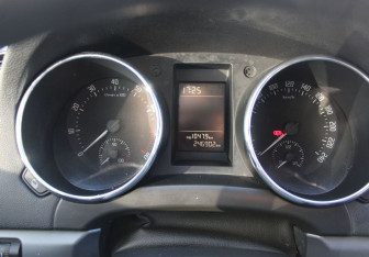 Подержанный автомобиль Skoda Yeti 2012 года (14 фото)