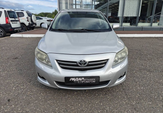 Подержанный автомобиль Toyota Corolla Sedan 2006 года (2 фото)