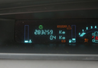 Подержанный автомобиль Renault Scenic 2004 года (18 фото)