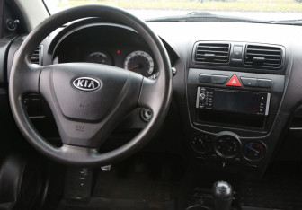 Подержанный автомобиль Kia Picanto 2008 года (14 фото)