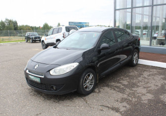 Подержанный автомобиль Renault Fluence 2011 года (3 фото)