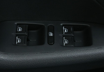 Подержанный автомобиль Volkswagen Jetta Sedan 2011 года (17 фото)