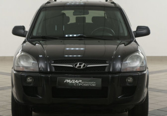 Подержанный автомобиль Hyundai Tucson 2008 года (6 фото)