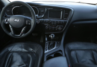 Подержанный автомобиль Kia Optima Sedan 2011 года (12 фото)