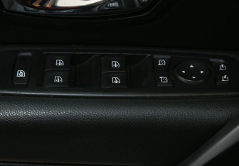 Подержанный автомобиль Renault Megane Hatchback 2013 года (17 фото)