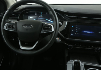 Подержанный автомобиль Omoda S5 2023 года (14 фото)