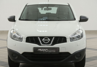 Подержанный автомобиль Nissan Qashqai 2013 года (6 фото)