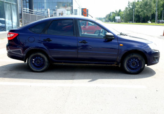 Подержанный автомобиль LADA (ВАЗ) Granta Liftback 2015 года (7 фото)