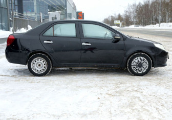 Подержанный автомобиль Geely MK 2012 года (7 фото)