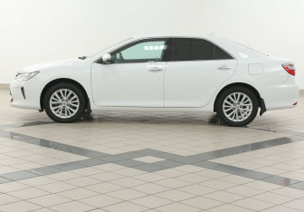 Подержанный автомобиль Toyota Camry Sedan 2015 года (7 фото)
