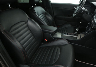 Подержанный автомобиль Kia Optima Sedan 2017 года (10 фото)