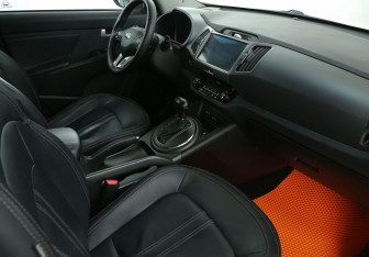 Подержанный автомобиль Kia Sportage 2013 года (9 фото)