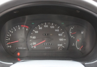 Подержанный автомобиль Hyundai Accent Sedan 2003 года (14 фото)