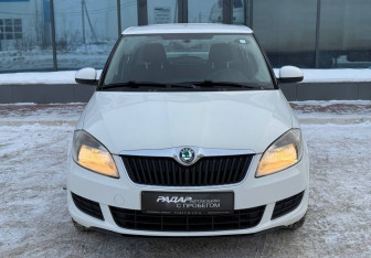 Подержанный автомобиль Skoda Fabia Hatchback 2012 года (2 фото)