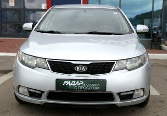 Подержанный автомобиль Kia Cerato Sedan 2011 года (2 фото)
