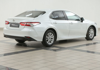 Подержанный автомобиль Toyota Camry Sedan 2018 года (4 фото)