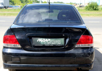Подержанный автомобиль Mitsubishi Lancer Sedan 2006 года (5 фото)