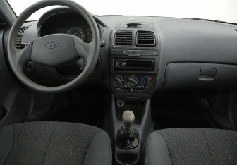 Подержанный автомобиль Hyundai Accent Sedan 2008 года (12 фото)