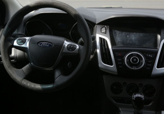 Подержанный автомобиль Ford Focus Wagon 2012 года (14 фото)