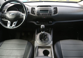 Подержанный автомобиль Kia Sportage 2014 года (12 фото)