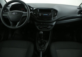 Подержанный автомобиль LADA (ВАЗ) Vesta Sedan 2018 года (12 фото)