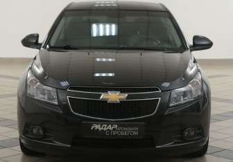 Подержанный автомобиль Chevrolet Cruze Hatchback 2012 года (6 фото)