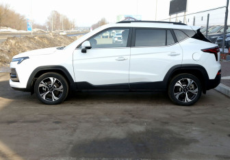 Подержанный автомобиль Москвич 3 2023 года (8 фото)