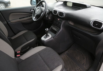 Подержанный автомобиль Citroen C3 Picasso 2013 года (9 фото)
