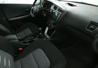 Подержанный автомобиль Kia Ceed Hatchback 2012 года (9 фото)