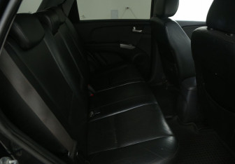 Подержанный автомобиль Kia Sportage 2010 года (11 фото)