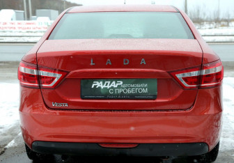 Подержанный автомобиль LADA (ВАЗ) Vesta Sedan 2018 года (5 фото)