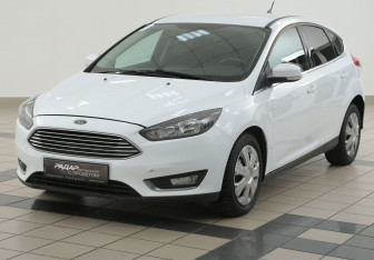 Подержанный автомобиль Ford Focus Hatchback 2018 года (8 фото)