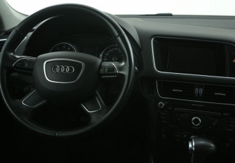 Подержанный автомобиль Audi Q5 2013 года (14 фото)