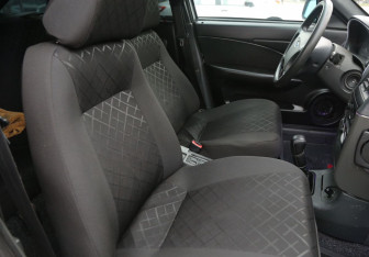 Подержанный автомобиль LADA (ВАЗ) 2112 2007 года (10 фото)