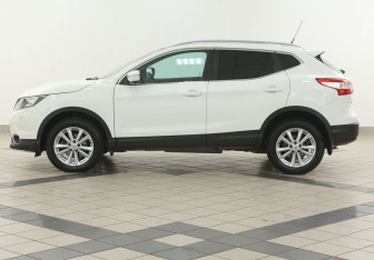 Подержанный автомобиль Nissan Qashqai 2014 года (7 фото)