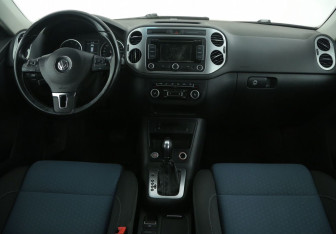 Подержанный автомобиль Volkswagen Tiguan 2013 года (12 фото)