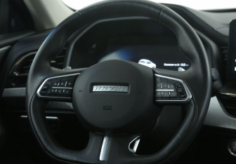 Подержанный автомобиль Haval F7 2023 года (16 фото)