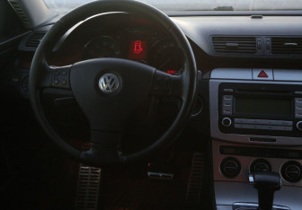 Подержанный автомобиль Volkswagen Passat Sedan 2007 года (14 фото)