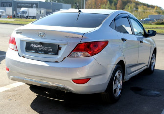 Подержанный автомобиль Hyundai Solaris Sedan 2012 года (6 фото)