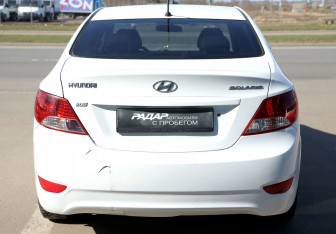 Подержанный автомобиль Hyundai Solaris Sedan 2013 года (5 фото)