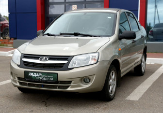 Подержанный автомобиль LADA (ВАЗ) Granta Sedan 2012 года (3 фото)