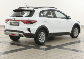 Подержанный автомобиль Kia Rio Hatchback 2021 года (4 фото)
