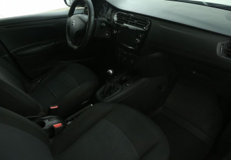 Подержанный автомобиль Citroen C-Elysee 2013 года (9 фото)